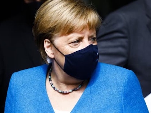Phản ứng bất ngờ của Thủ tướng Đức khi ông Trump bị khóa tài khoản MXH