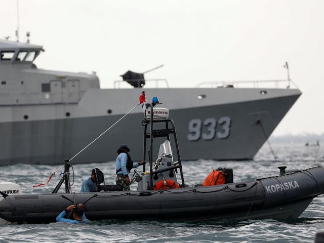 Indonesia: Ngừng tìm kiếm hộp đen máy bay chở 62 người đâm xuống biển