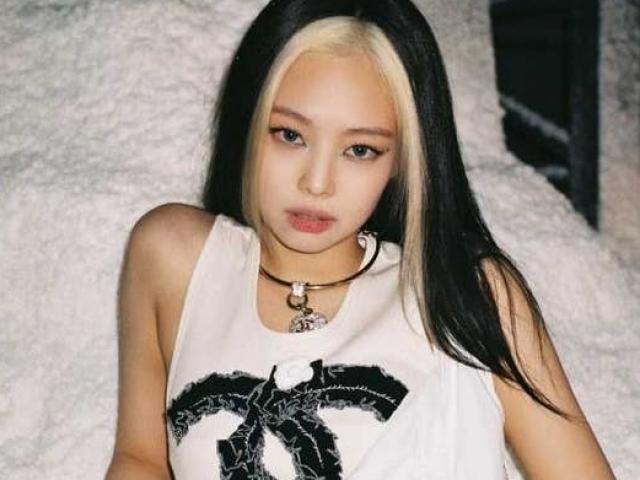 Những điều thú vị về "cây Chanel sống" Jennie Black Pink