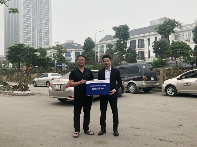 Hyundai Lê Văn Lương tặng quà tri ân Trung tâm đào tạo và Dạy nghề lái xe VOV