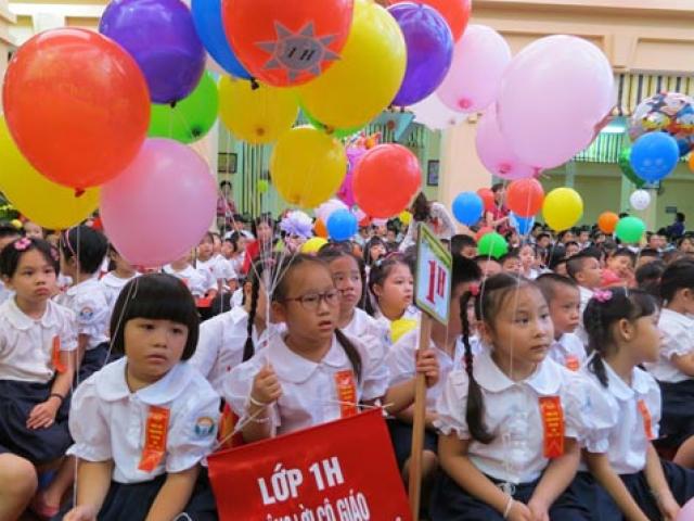 Học sinh lớp 1-6 ở Hà Nội đi học nửa ngày: Phụ huynh "đau đầu" tìm cách xoay sở