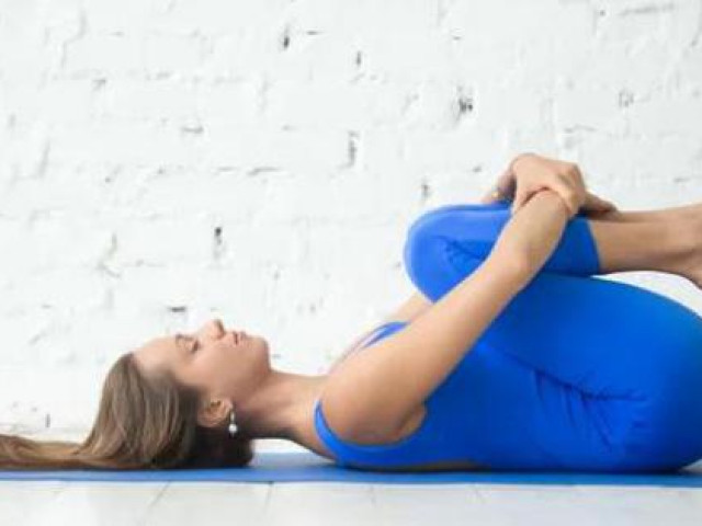 3 bài tập yoga giúp phụ nữ công sở chỉnh vóc dáng