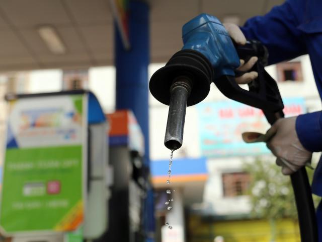Giá xăng dầu hôm nay 21/2: Liên tục đi lên, giá xăng dầu tại Việt Nam sẽ như thế nào vào chiều nay?