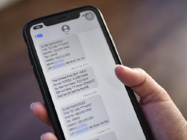 Phí SMS Banking đắt cắt cổ, tăng tới 700%: Người sử dụng mất thêm bao nhiêu tiền?
