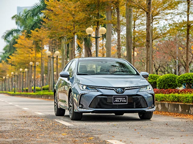 Tiếp tục ra mắt xe hybrid mới – Toyota bứt phá về công nghệ xanh