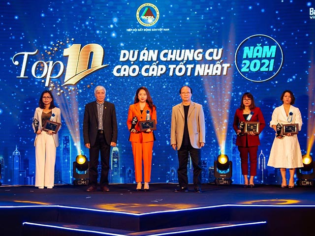 Sunshine Group giành hai giải thưởng lớn tại Lễ Vinh danh các thương hiệu Bất động sản dẫn đầu năm 2021-2022