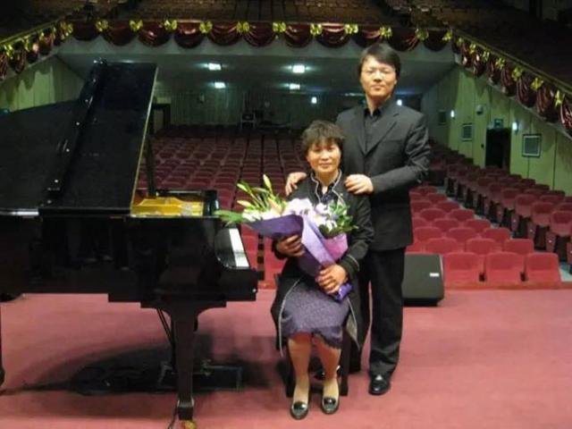 Chuyện xúc động về người mẹ của nghệ sĩ piano giành 16 giải thưởng quốc tế