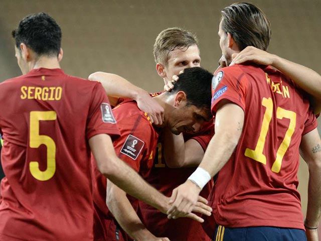 Video Tây Ban Nha - Kosovo: 2 bàn trong 2 phút, lo lắng vì sai lầm thủ môn