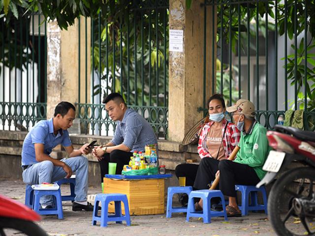 Dịch COVID-19: Bắc Ninh, Quảng Ninh tạm dừng nhiều hoạt động từ trưa nay (6/5)