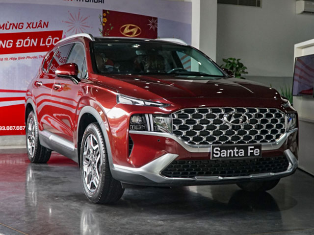 Khách hàng phải chờ bao lâu để nhận được xe Hyundai SantaFe mới?