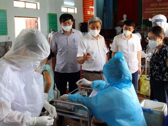 Bắc Giang hoàn thành tiêm 150 nghìn liều vắc-xin chỉ trong 5 ngày