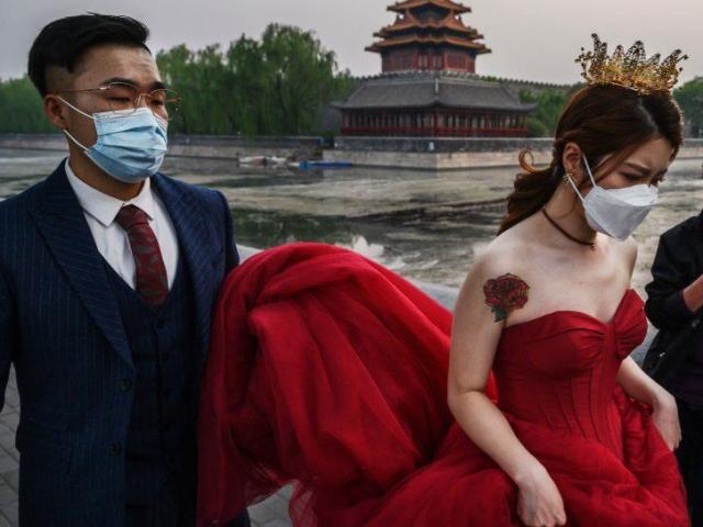 Trung Quốc cho phép sinh ba con và áp lực vô cùng lớn với phụ nữ
