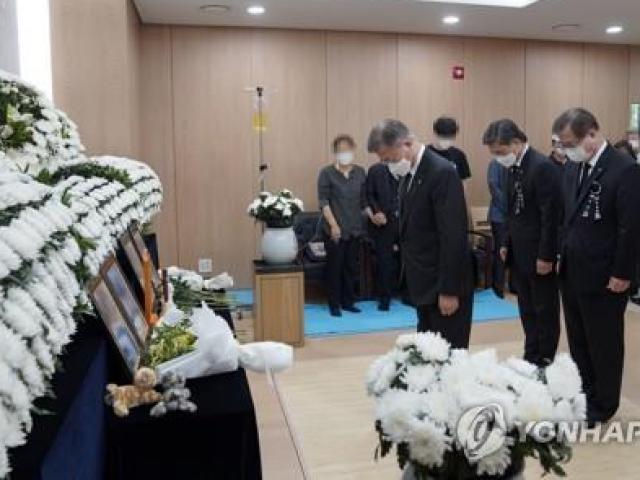 Vụ nữ trung sĩ Hàn Quốc tự sát vì bị tấn công tình dục: Tổng thống xin lỗi