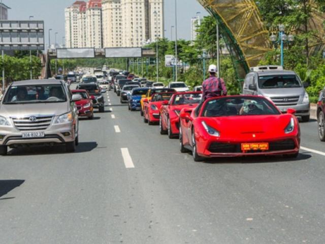Bất ngờ, người đàn ông bán vải thiều Bắc Giang sở hữu dàn siêu xe trăm tỷ