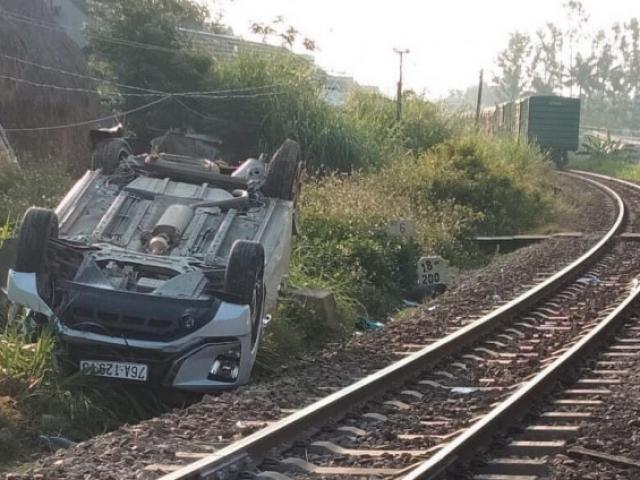 Tin tức 24h qua: 2 nhân viên đường sắt "quên" không hạ gác chắn gây tai nạn tàu hỏa bị khởi tố
