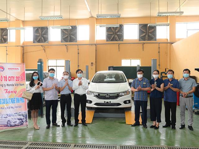Honda Việt Nam trao tặng xe và thiết bị kỹ thuật  cho trường Nghề tại Vĩnh Phúc và Hà Nam