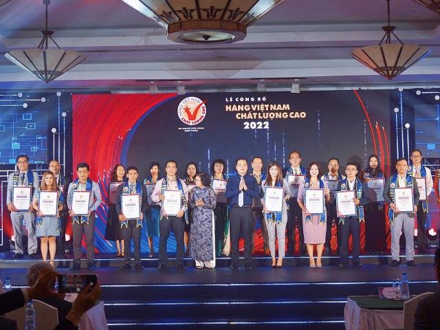 Genviet Jeans vinh dự nhận danh hiệu Hàng Việt Nam Chất lượng cao 2022 do người tiêu dùng bình chọn