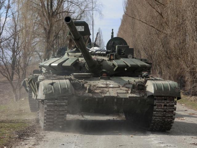 Quốc gia thành viên NATO gửi xe tăng T-72 làm “quà” cho Ukraine