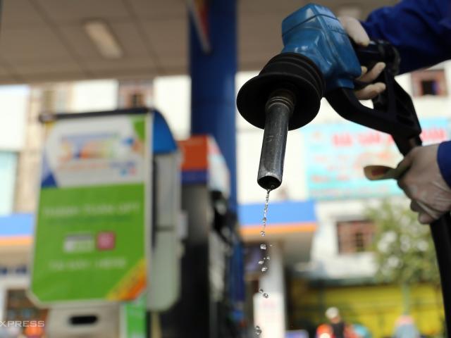 Giá xăng dầu tại Việt Nam sẽ được điều chỉnh ra sao vào 15h ngày mai?