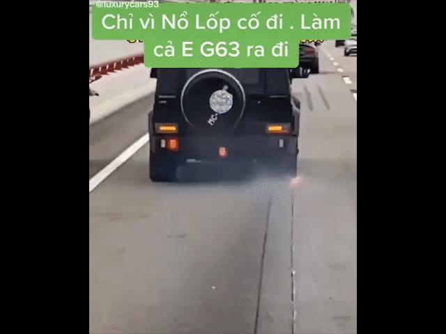 Clip: Tài xế cố đi khi xe nổ lốp khiến siêu xe Mercedes G63 cháy rụi