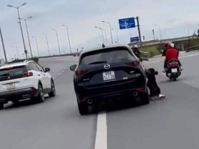 Lời khai bất ngờ của tài xế xe Mazda kéo lê người phụ nữ đu bám bên hông xe