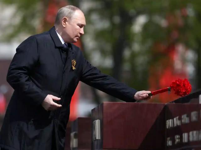Nhân vật ông Putin đến thăm ngay sau lễ duyệt binh ở Quảng trường Đỏ