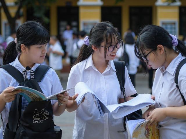 Tham khảo điểm chuẩn vào lớp 10 các trường THPT ở Hà Nội trong 5 năm qua