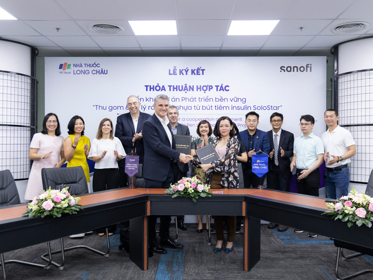FPT Long Châu và Sanofi Việt Nam triển khai dự án xử lý rác thải nhựa từ bút tiêm insulin