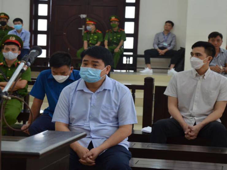 Hình ảnh cựu Chủ tịch TP.Hà Nội Nguyễn Đức Chung tại tòa phúc thẩm vụ án mua chế phẩm Redoxy -3C