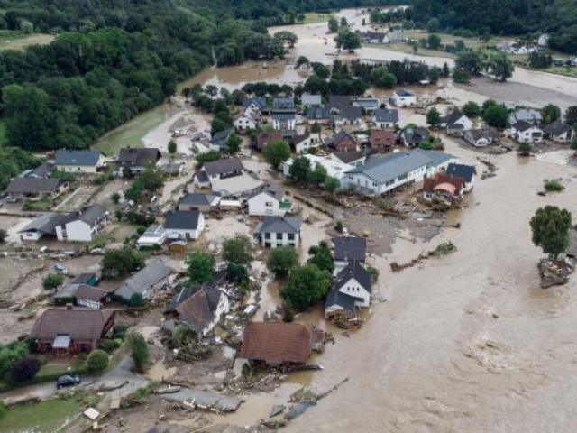 Nhiều người chết sau trận mưa “trăm năm có một” gây lũ lụt ở châu Âu