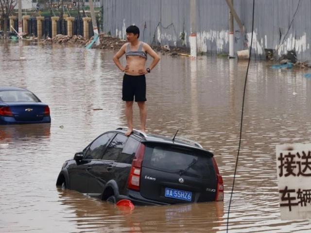 Vì sao số người chết trong lũ lụt thảm khốc ở TQ tăng đột biến lên gấp 3?