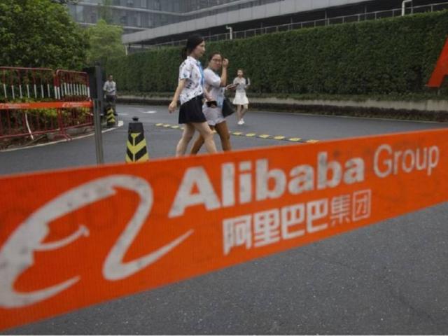 Trung Quốc: Nữ nhân viên tập đoàn Alibaba tố bị chuốc rượu say, cưỡng hiếp gây rúng động