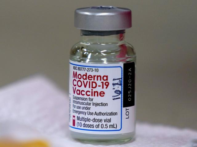 Bộ Y tế đề nghị TP.HCM khẳng định việc mua 5 triệu liều vắc-xin COVID-19 Moderna trước 15/8
