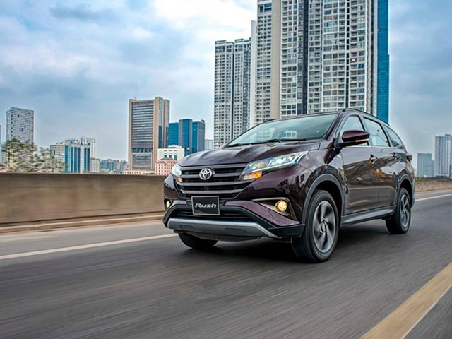 Giá xe Toyota Rush lăn bánh tháng 8/2021, tặng 1 năm BHVC