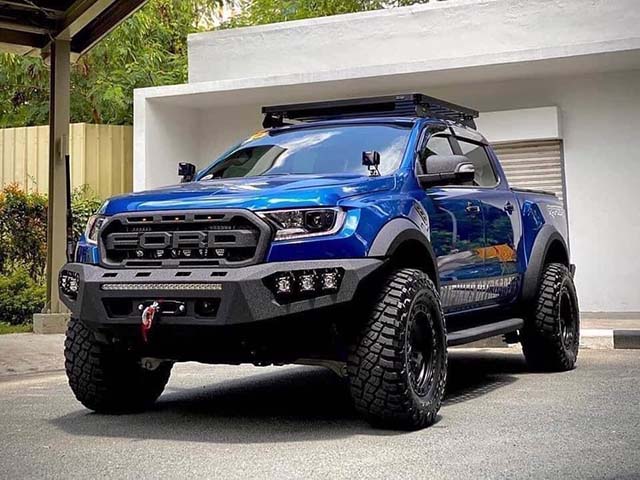 Giá xe Ford Ranger Raptor lăn bánh tháng 8/2021