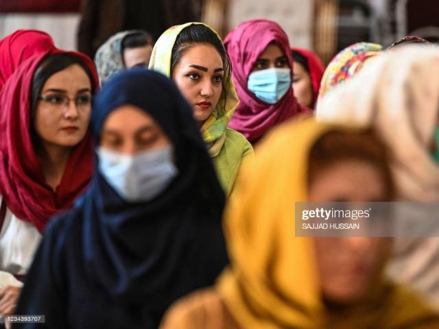 Vì sao Taliban yêu cầu phụ nữ Afghanistan phải ở trong nhà?