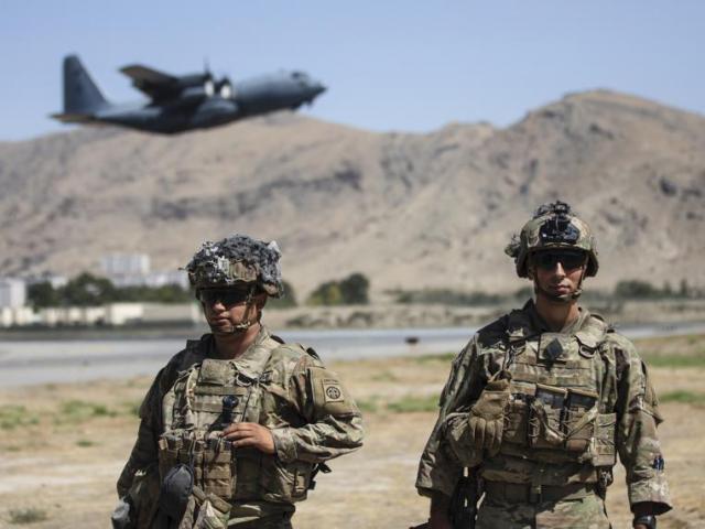Đại sứ quán Mỹ ở Afghanistan: Người Mỹ rời cổng sân bay &quot;ngay lập tức&quot;