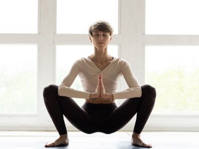 10 tư thế yoga giúp giải tỏa căng thẳng khi làm việc tại nhà