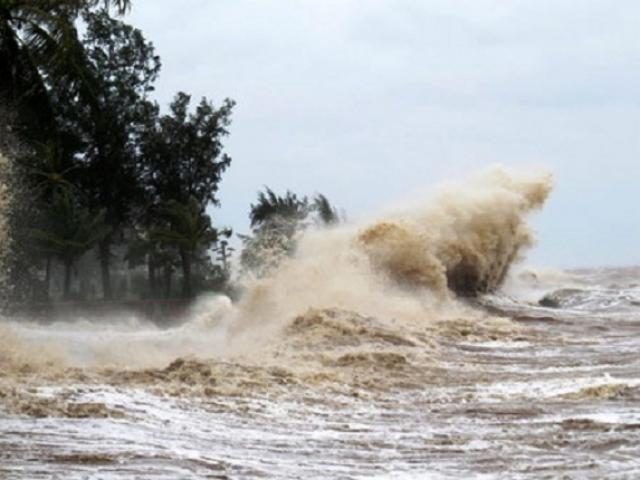 Bão Côn Sơn đi vào quần đảo Hoàng Sa gây mưa to, gió xoáy, sóng cao 6m