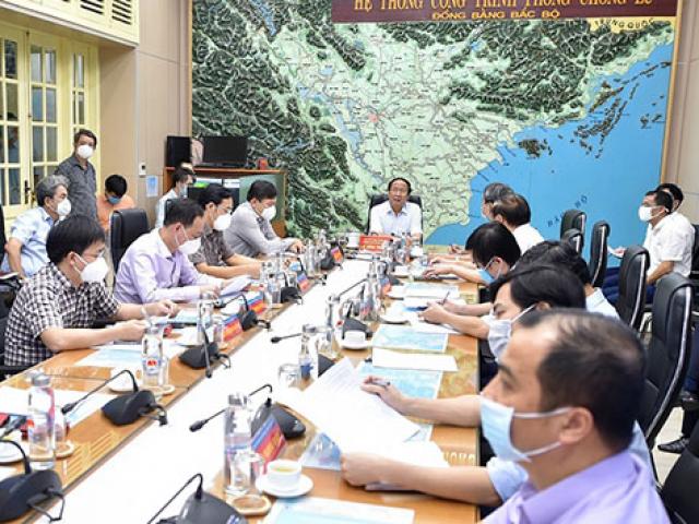 Phó Thủ tướng họp khẩn ứng phó bão số 6 Dianmu đang áp sát đất liền miền Trung