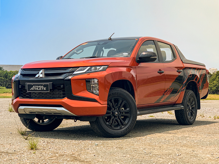 Giá xe Mitsubishi Triton lăn bánh tháng 7/2022, quà tặng Camera lùi