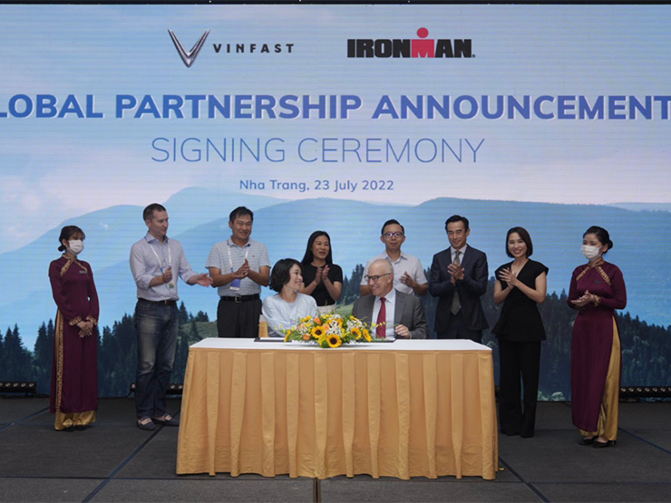 VinFast Và IRONMAN công bố hợp tác toàn cầu