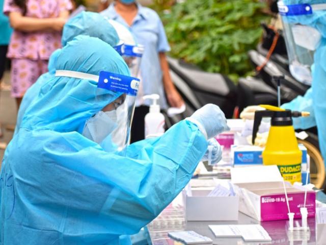 Hà Nội xác định được hơn 300 người liên quan đến 2 ca dương tính với SARS-CoV-2 mới nhất tại cộng đồng