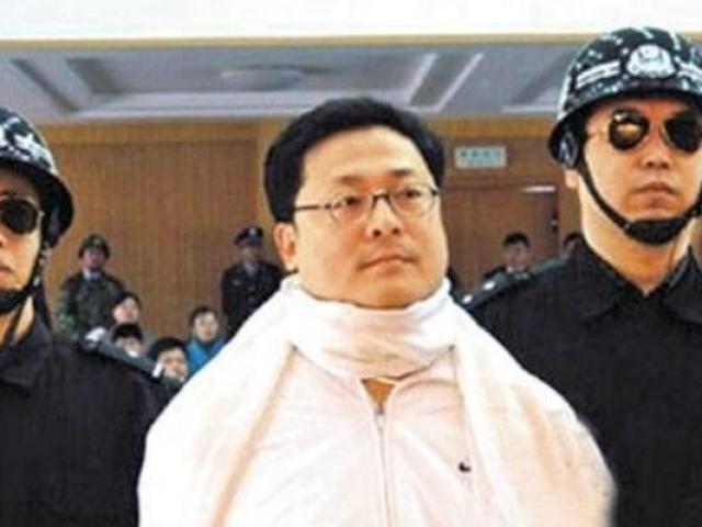 Thuê người giết trùm mafia tàn bạo, tỉ phú TQ sau đó nộp 50 tỉ NDT vẫn không cứu được mạng
