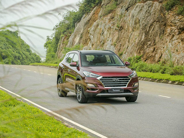 Hyundai Tucson 2021 đang được đại lý giảm giá cả trăm triệu đồng