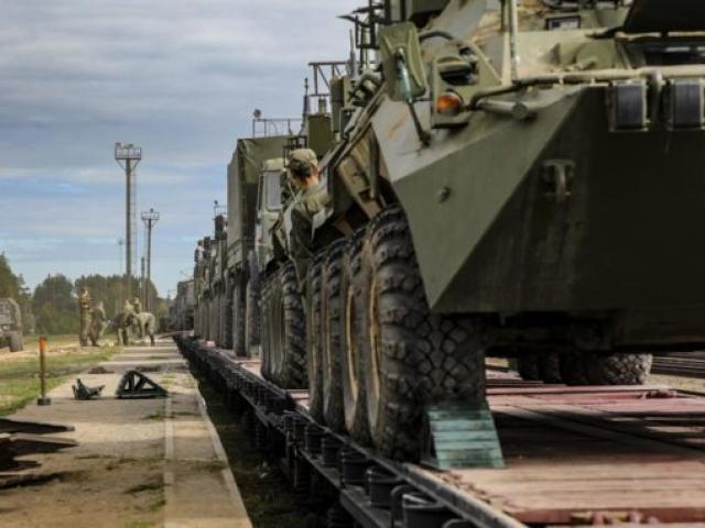 Nga đưa xe tăng, tên lửa đạn đạo áp sát Ukraine: Mỹ nói gì?