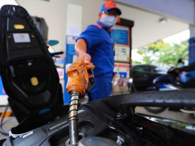 Giá xăng dầu liên tục tăng cao đạt đỉnh nhiều năm qua: Nguyên nhân tại sao?