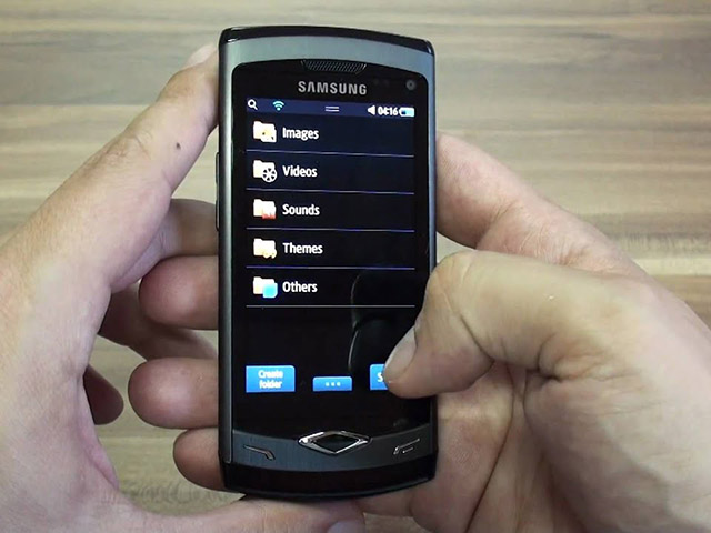 Cùng nhìn lại chiếc smartphone đầu tiên có màn hình Super AMOLED của Samsung