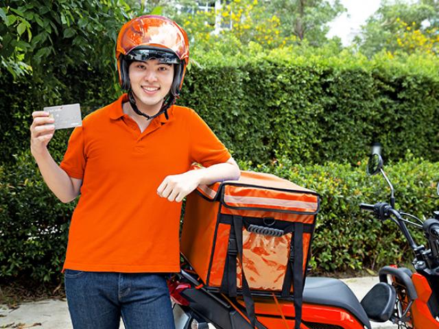VietCredit triển khai mở thẻ tín dụng nội địa cho tài xế công nghệ