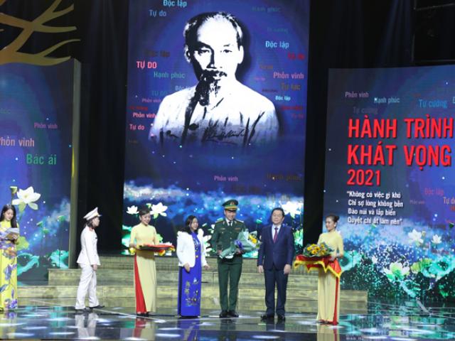 Xúc động chương trình Hồ Chí Minh - Hành trình khát vọng năm 2021